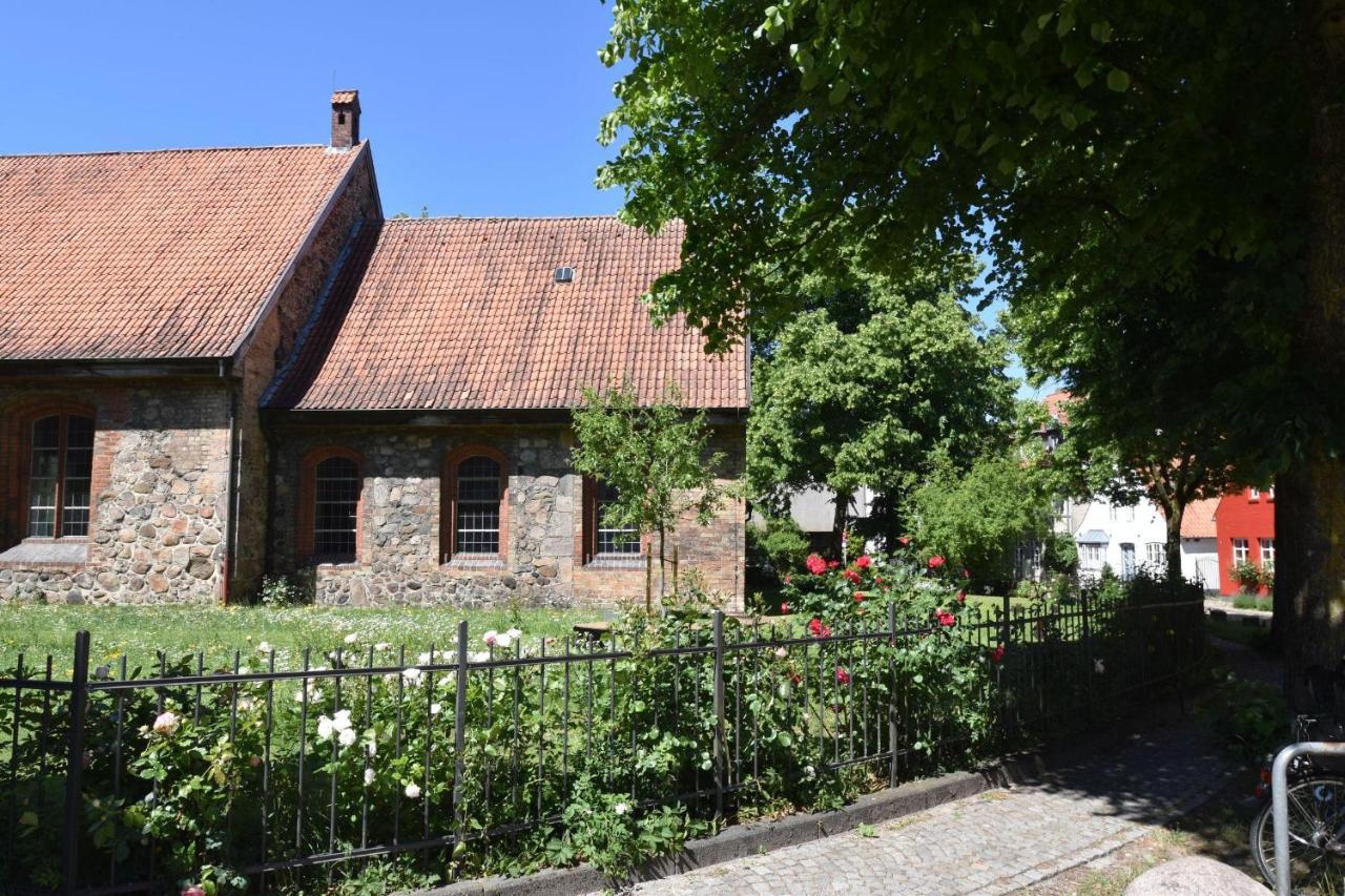 Fewo1846 - Altes Steuermannhaus - Uriges Reihenhaus Mit 2 Schlafzimmern In Der Altstadt Flensburg Exteriör bild